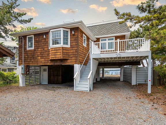 3rd image of 484 S Ocean Ave