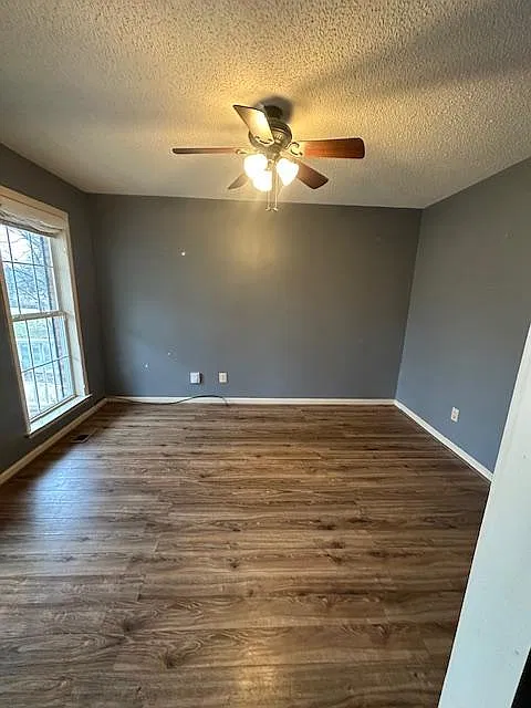 4 bed, 2728 sqft, $2,550 — Photo 3