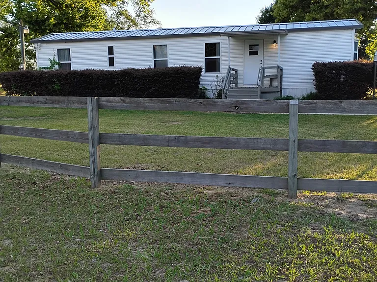 2042 SW Haltiwanger Rd — Photo 11