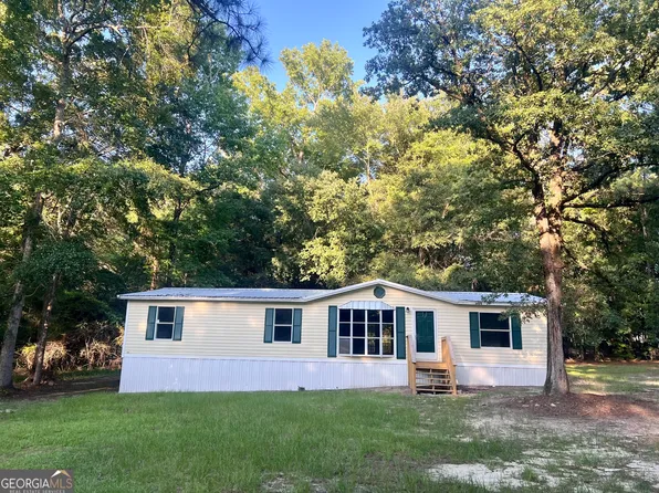 282 Sycamore Dr, Eastman, GA 31023