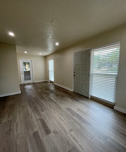 854 Chippendale St — Photo 22