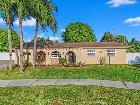 4th image of 3605 SW 122nd Pl