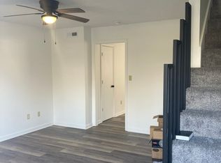 118 W Market St APT C, Portland, TN 37148