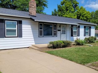 2613 Glenview Cir, Dubuque, IA 52001