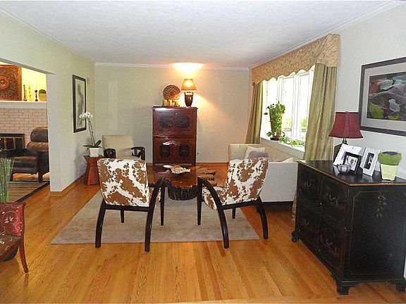 Elegant living room views!