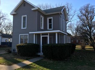 693 Walnut Ave, Neoga, IL 62447