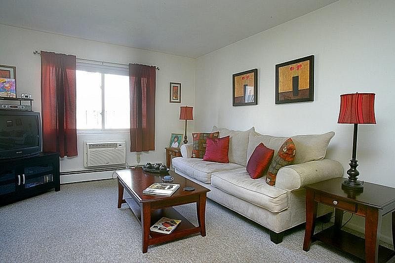 2nd image of 1078 Fellsway APT 12