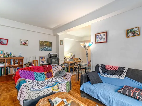 1501 Metropolitan Avenue image 3 of 22