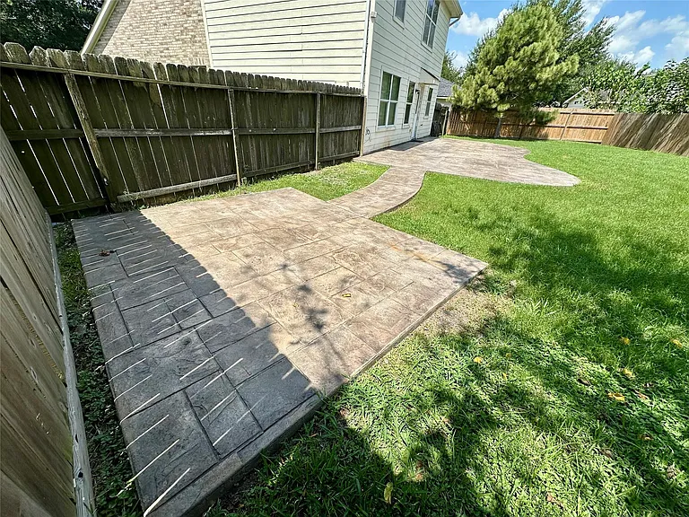 8607 Heather Bluff Ct — Photo 29