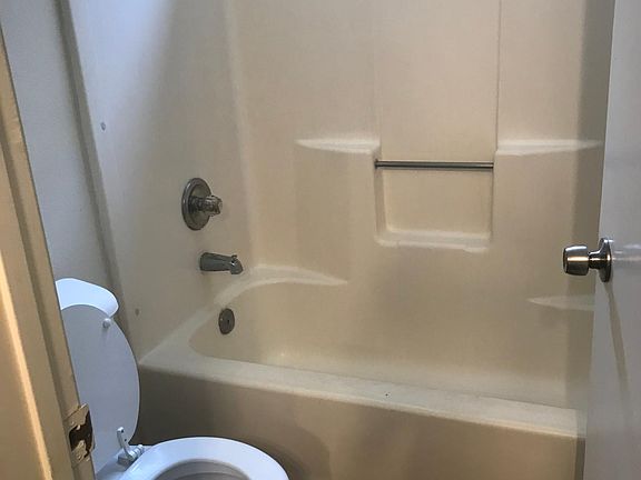 3rd image of 13929 Doty Ave APT 3