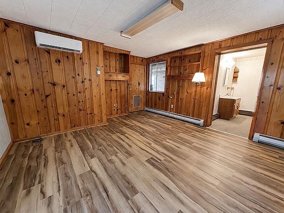 3rd image of 35 Pioneer Rd