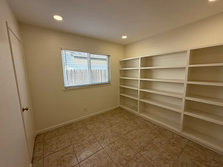 14921 Pinehaven Rd — Photo 19