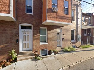 349 Ophelia St #2, Pittsburgh, PA 15213