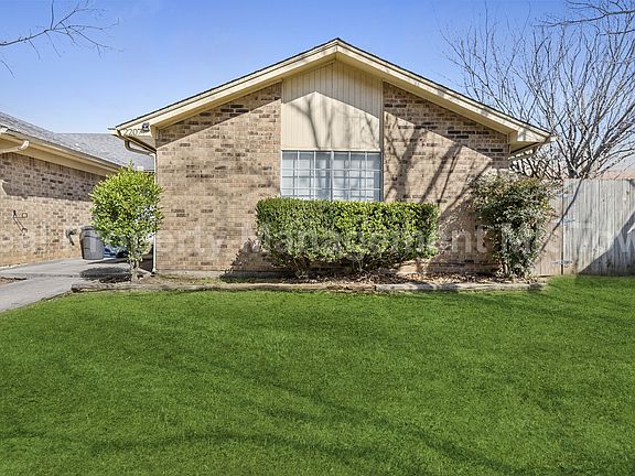 2nd image of 2207 Roman Ct