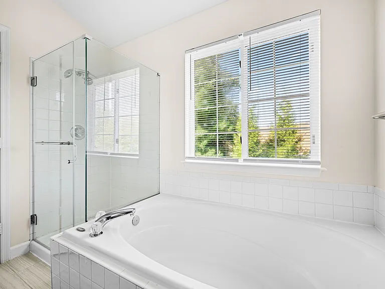 2902 Jessica Ct — Photo 25