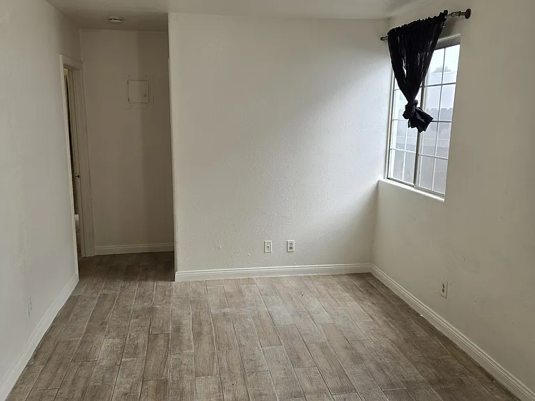 18A E 56th St #18A — Photo 12