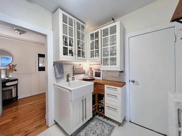 98 W Cedar St #2 — Photo 8