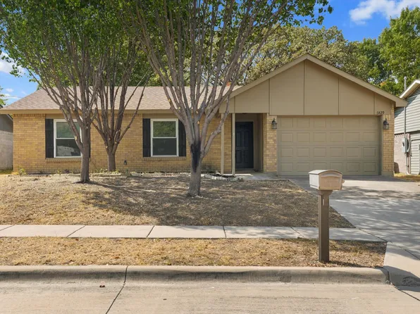 6429 Yarmouth Ave, North Richland Hills, TX 76182