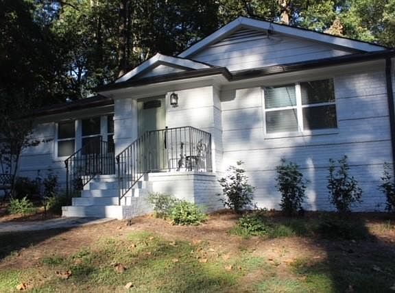 3rd image of 3165 Towerview Dr NE