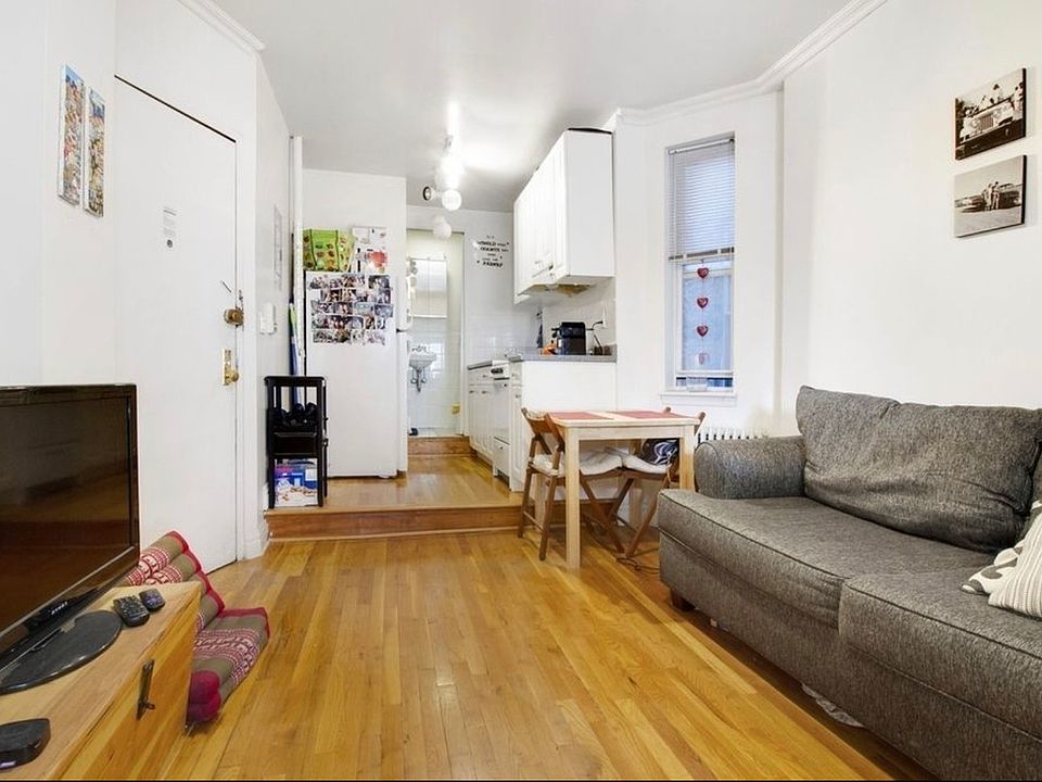 2nd image of 304 E 83rd St #4G