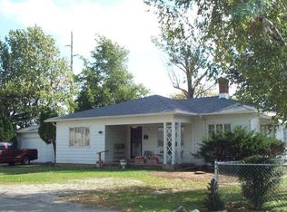 689 Parkway St, Whiteland, IN