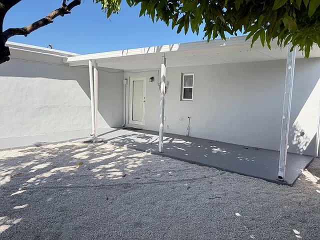 3660 NW 15th St — Photo 16