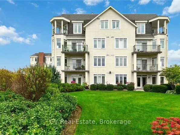 10 Bay St E #101, The Blue Mountains, ON N0H 2P0