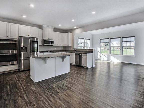 2nd image of 926 Twilight St