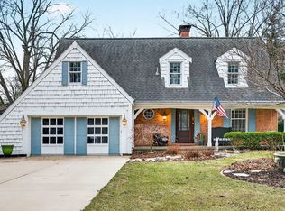 17 Sunset Rd, Bloomington, IL 61701