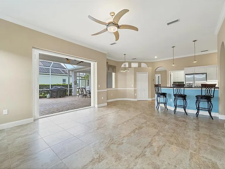 11709 Clubhouse Dr — Photo 17
