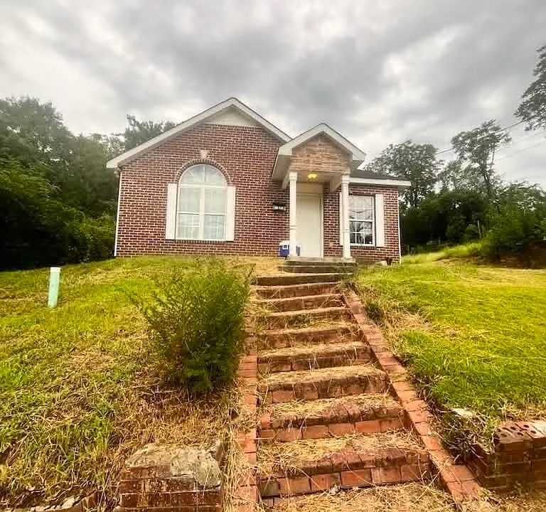 460 Elm St