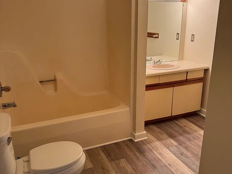 112 Serafen Ln #6 — Photo 5