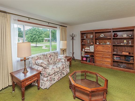 4th image of 8623 Oxford Dr