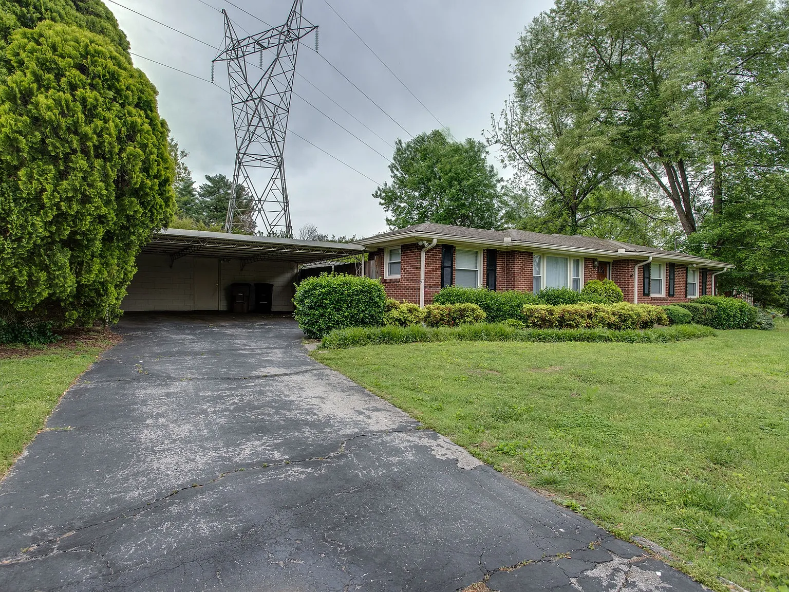 4900 Salem Drive - 1 — Photo 2