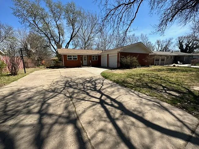 1018 N Denmark Ave — Photo 4