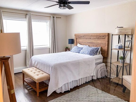3rd image of 7117 W 93rd St APT 304