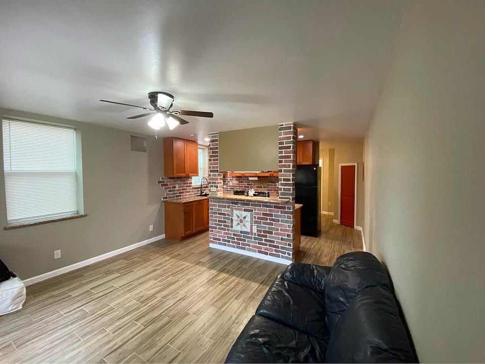 Spacious Living room & kitchen and AC blows cold directly to bedroom and kitchen!