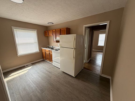 4th image of 1034 Medford Ave