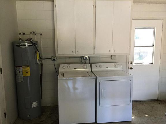 5th image of 19 Cedar Dr