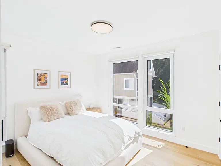 904 Quinnipiac Ave — Photo 12