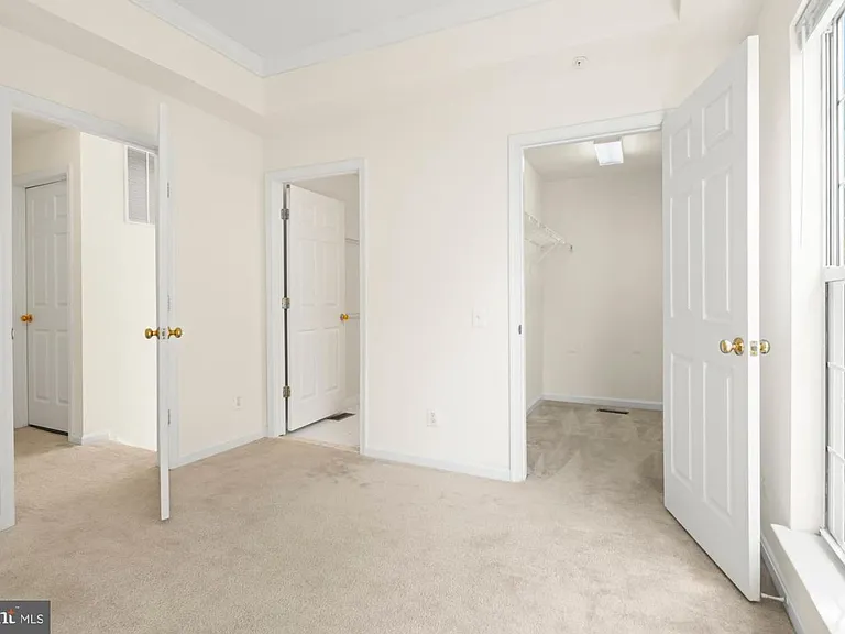 7014 Metropolitan Pl #302 — Photo 20