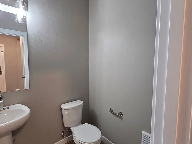 724 N Pearl St #B — Photo 9
