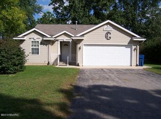 934 Alpine St, Greenville, MI 48838