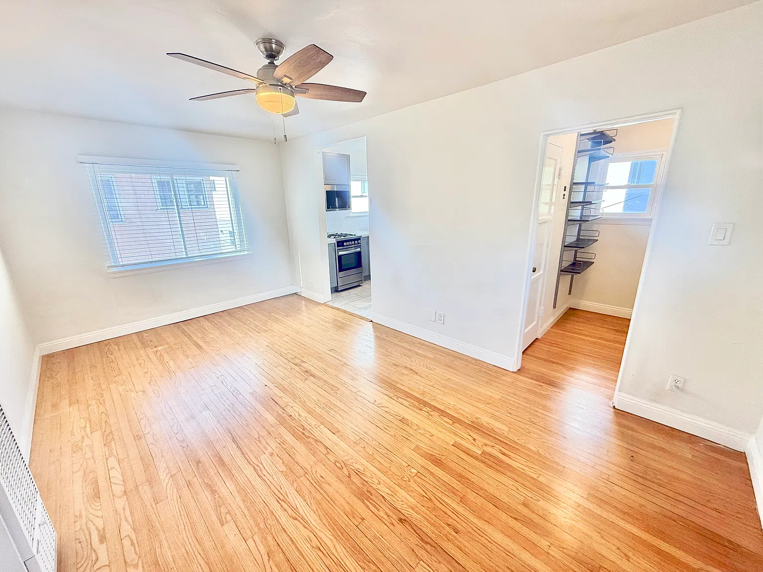 Studio, 500 sqft, $2,300 — Photo 2