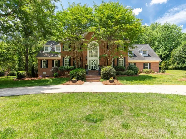 1933 Tara Trl, Lancaster, SC 29720