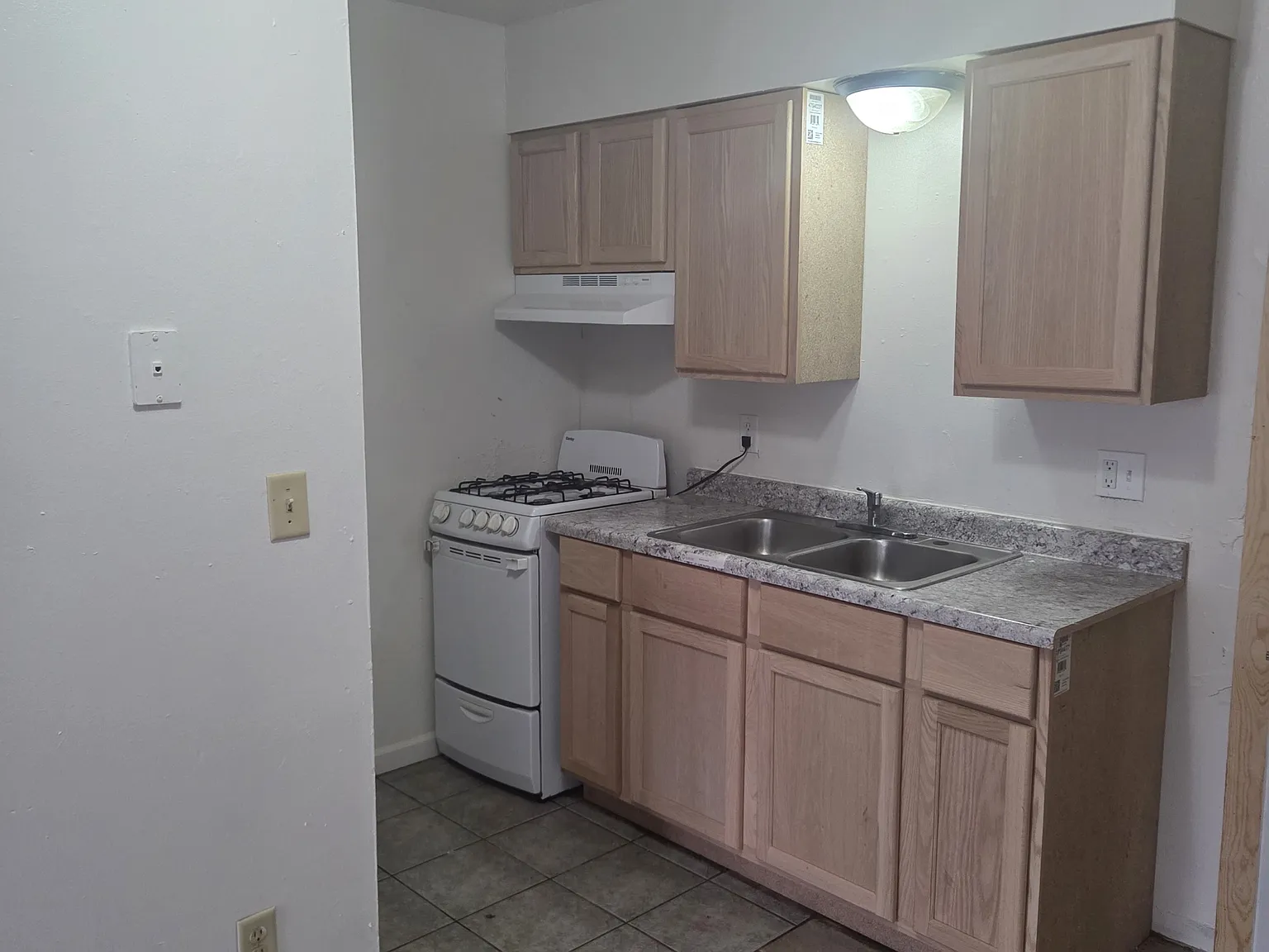 608 North Cliff Avenue - 200 — Photo 2