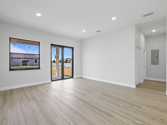 4th image of 8014 Mangrove Cir