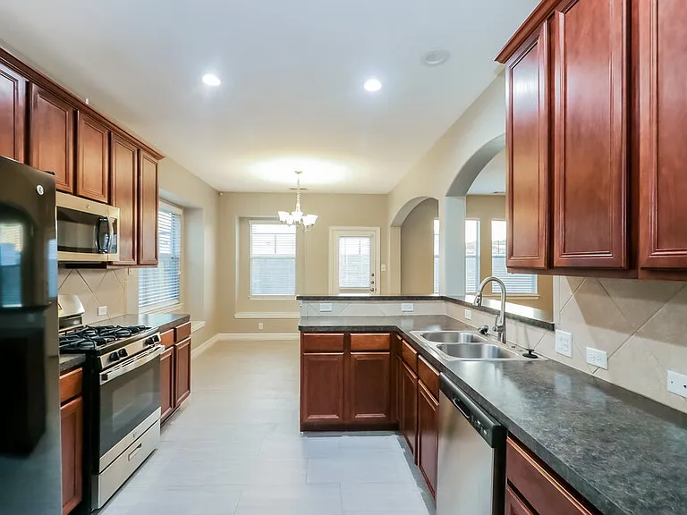 8414 Parapet Pl — Photo 9