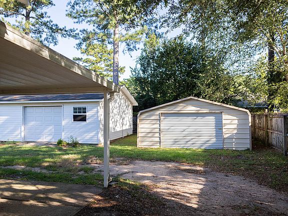 3rd image of 115 Belton Dr