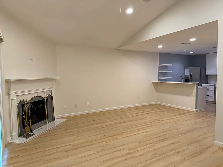 96 Mathews Dr #55 — Photo 6
